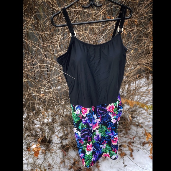 Krista Plus Size One Piece Bathing Suit With Skirt - Picture 3 of 3